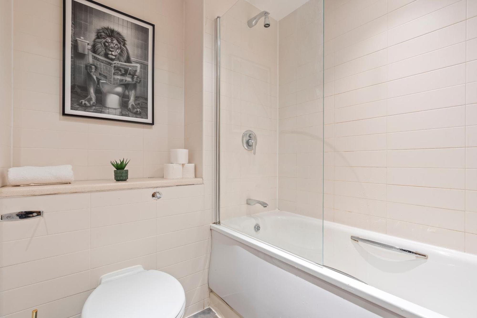 1 Bedroom Cosy - Skyline View - Centre Apartment