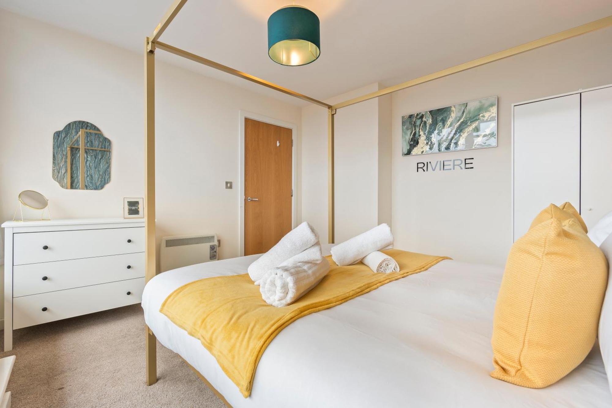 1 Bedroom Cosy - Skyline View - Centre *