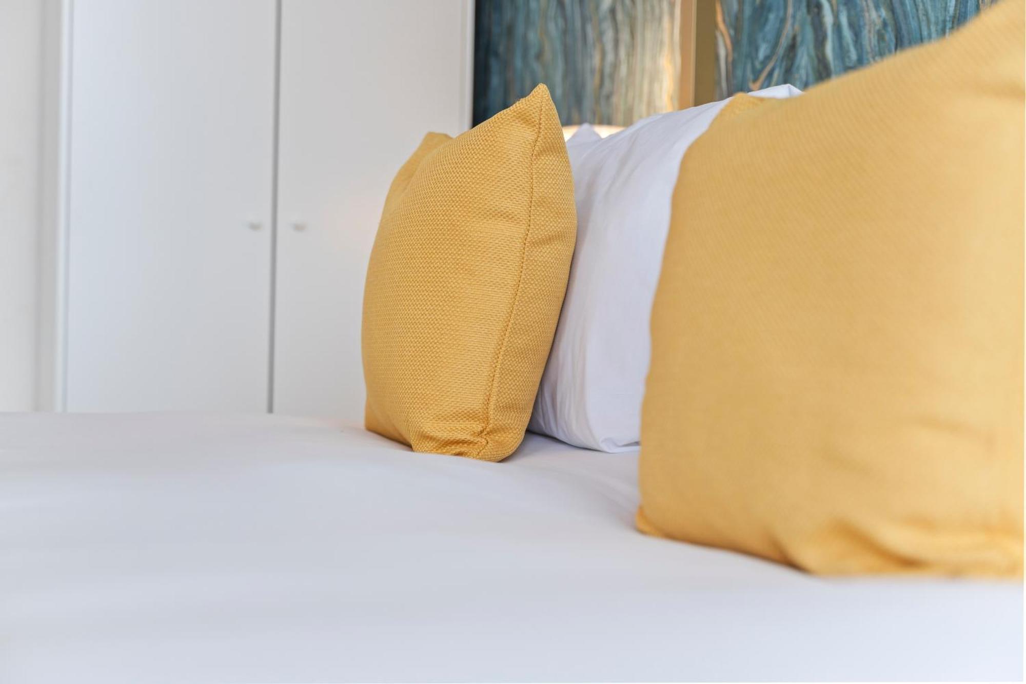 1 Bedroom Cosy - Skyline View - Centre Apartment